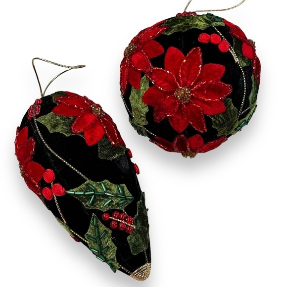 Beaded Velvet Christmas Ornaments Poinsettias Holly Red Black - Picture 1 of 8